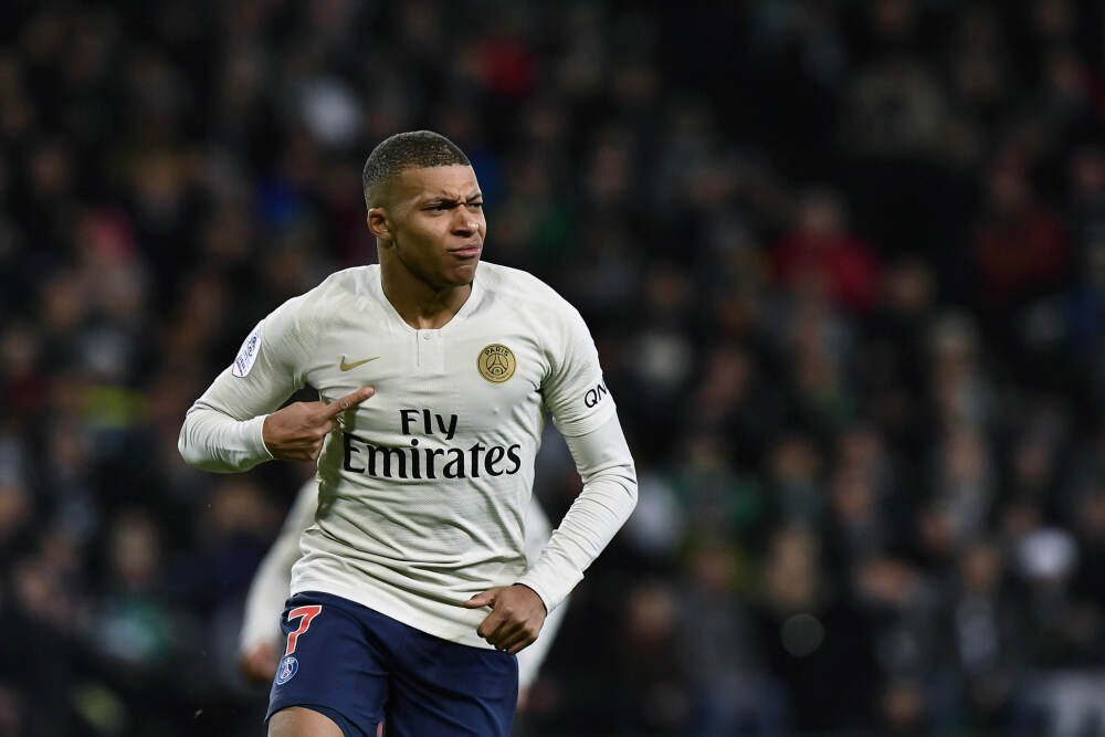 泡泡玛特近两年首次回购股票 股价大涨超10%